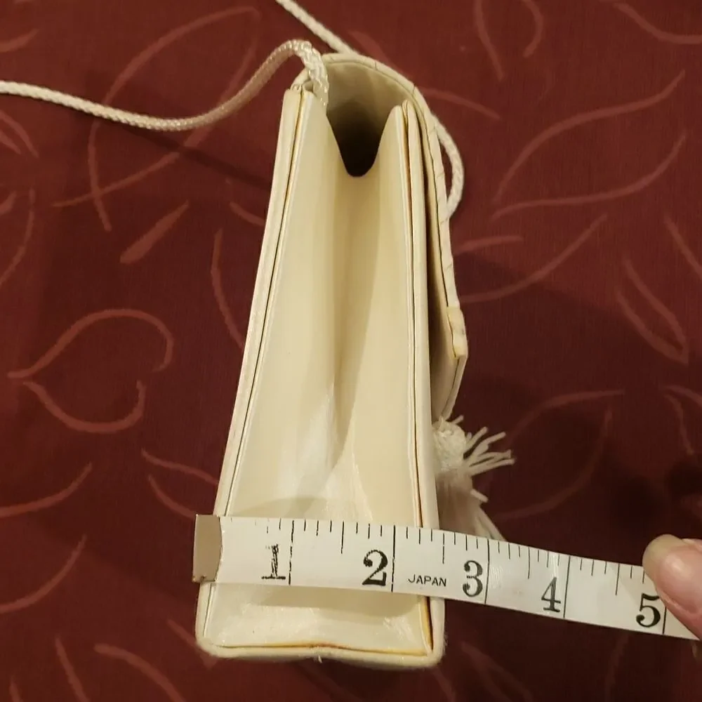 Valerie Stevens Elegant Ivory Crossbody Purse
